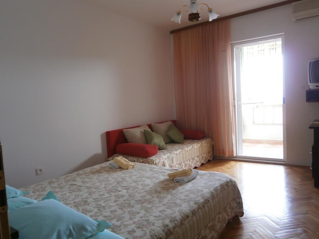 Apartmani Smiljana มาคาร์สกา ภายนอก รูปภาพ