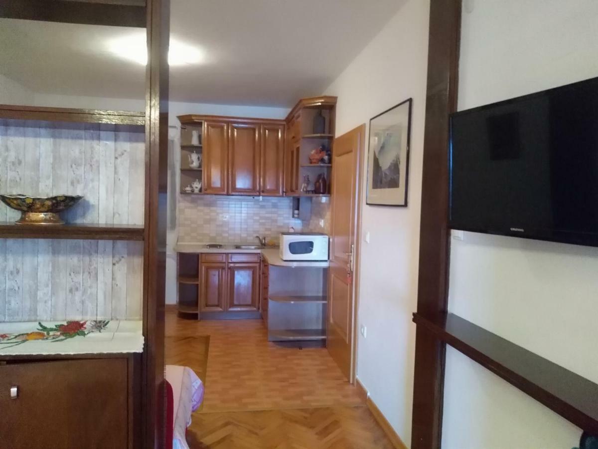 Apartmani Smiljana มาคาร์สกา ภายนอก รูปภาพ